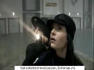 Funn with bill - B: TOM! T: ce`i fa? B: Tom uite!!! T: ce`i bre? - Bill Kaulitz