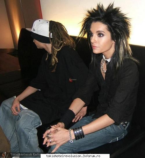 Funn with bill - T: Bill? /: ) B: ..... T: barzaune?/: ) B: da? T - Bill Kaulitz