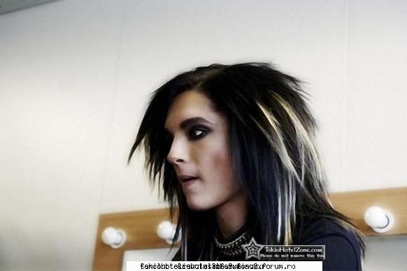 Funn with bill - B de acolo nu sunt pantofii mei nu??????? - Bill Kaulitz