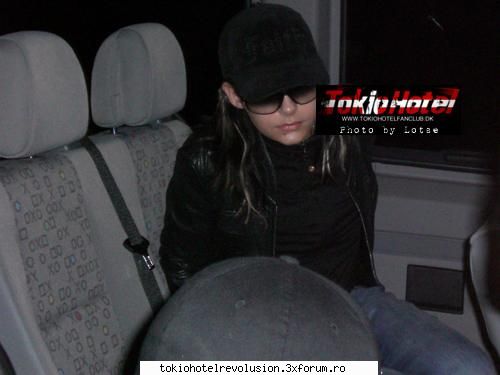 Funn with bill - b sa moara paris hilton mi-a intrat ceva lung in - Bill Kaulitz