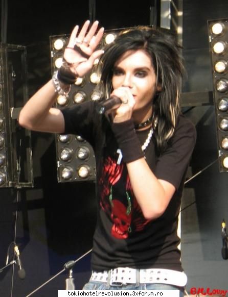 Funn with bill - B mamI ce faci vezi sunt baiat mare si cant pe - Bill Kaulitz