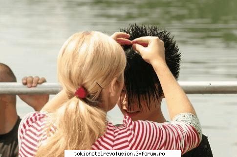 Funn with bill - Bill:"Vaiiiiiii.....se misjca ceva acolo...ce - Bill Kaulitz