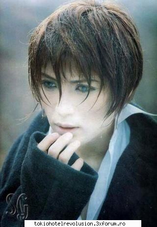 Gackt - canta beton.....sa cauti pe you tube - Muzică