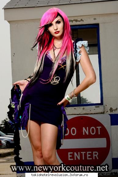 HOT or NOT - �.Lick My LollipOp.� - Arhiva Generala /General Archive