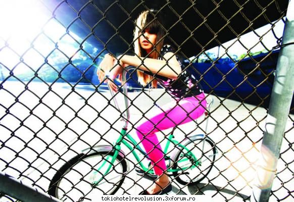 HOT or NOT - R U X I - Arhiva Generala /General Archive