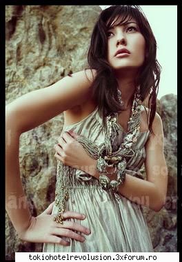 HOT or NOT - R U X I - Arhiva Generala /General Archive
