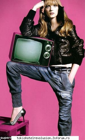 HOT or NOT - R U X I - Arhiva Generala /General Archive