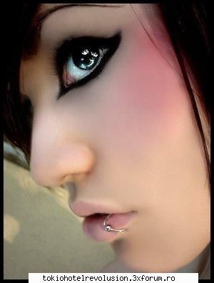 HOT or NOT - R U X I - Arhiva Generala /General Archive