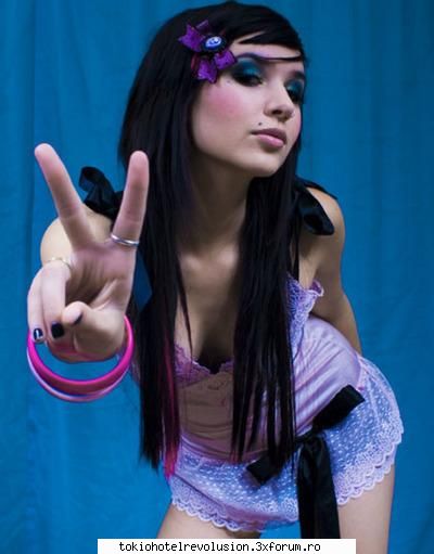 HOT or NOT - �.Lick My LollipOp.� - Arhiva Generala /General Archive