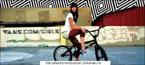 HOT or NOT - R U X I - Arhiva Generala /General Archive