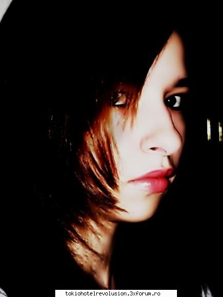 Hop si eu!:)) - ce ma enerveaza cum mi-a iesit parul pe fata :x - Fotografii cu utilizatorii