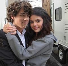 Jonas Brothers - ioai girls acuma am descoperit si eu acest topic - Muzică