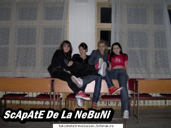 KissOfDead - hmmm pun eu poze pt kiss At school - Fotografii cu utilizatorii