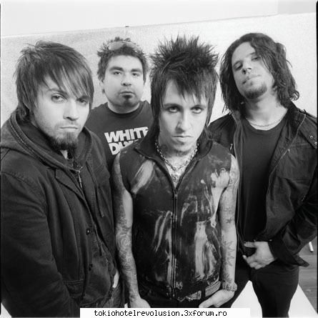 Papa Roach - Trupa de metal alternativ Papa Roach este - Muzică