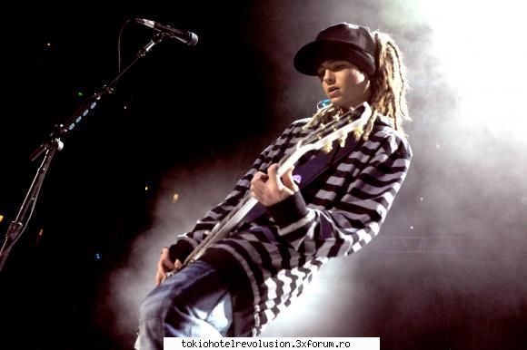 Poza preferata. - una dintre preferatele mele...ador bluza aia - Tom Kaulitz