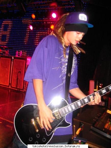 Poza preferata. - imi place tricoul:X - Tom Kaulitz