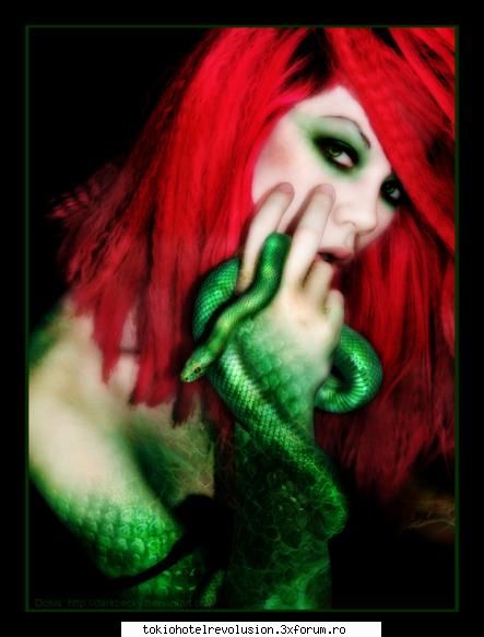 Reptile mai presus de oameni - D ..ma�ma duc sa fac un dus�.. N: Justin!!! J - Fan Fiction Archive