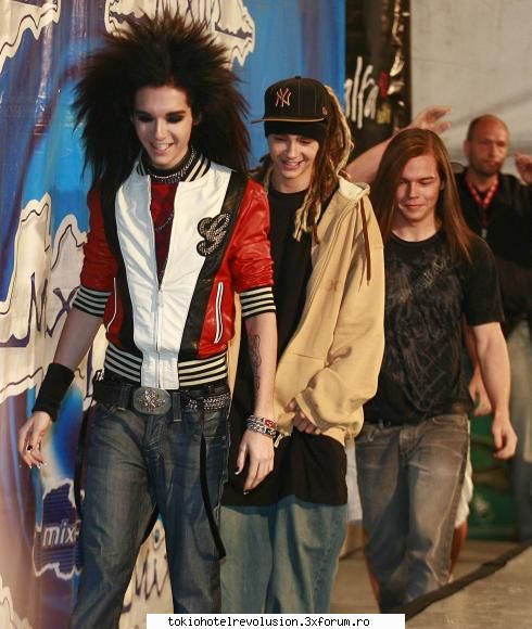 Tinuta Zilei - dah Pai ii dau 9.60 ...desi nu imi plac cizmele - Bill Kaulitz