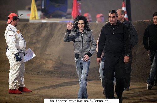 Tinuta Zilei - Media este 8,67 Tinuta de azi - Bill Kaulitz