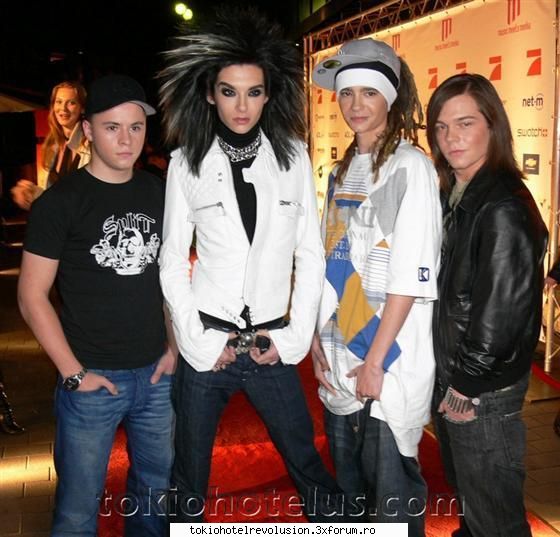 Tinuta Zilei - ieri au fost puse 2 tinute si am facut o singura - Bill Kaulitz