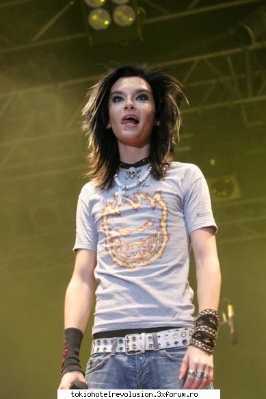 Tinuta Zilei - pun eu azi +...imi place tricoul...pantalonii - Bill Kaulitz