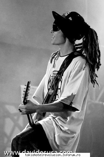 Tinuta zilei - pun eu poza azi...sper ca nu se supara nimeni. =) - Tom Kaulitz