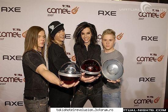 Tokio Hotel - Intotdeauna primi :D - Fotografii