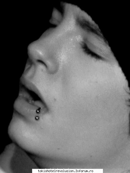 Tom - yeah...si ink un "guitargasm" - Fotografii