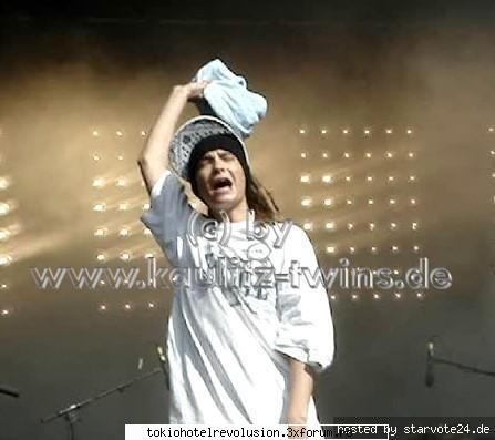 Tom - Sendy Claus Takes Drugs - Fotografii
