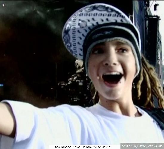 Tom Kaulitz intrun cuvant o scumpete:X:X!!!!! - strambatura mik - Arhiva Generala /General Archive