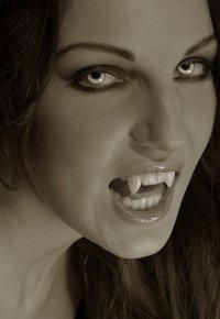 Viatza asta...mai bine nu eram:( - shi Lorena: vampiroaica, fosta iubita al lui - Fan Fiction Archive