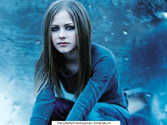 avril lavigne - era mai frumoasa pe vremuri...acum parca e o - Muzică
