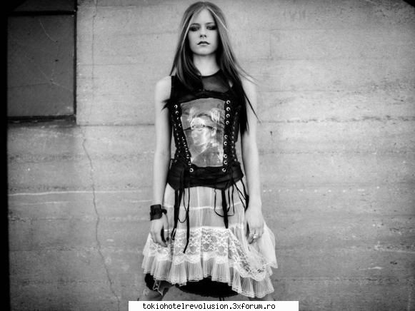 avril lavigne - foarte tari pozele le mai aveam o data, dar cred - Muzică