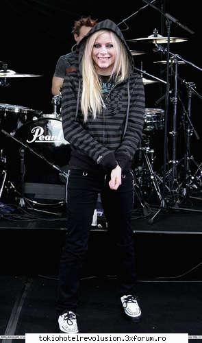 avril lavigne - sing...sing..sing :D - Muzică