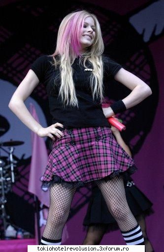 avril lavigne - ▀▄�JuStMeKyRA � ▀▄ - Muzică