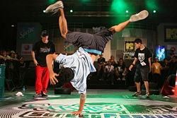 cultura hip-hop - Hip hop (also spelled hip-hop or hiphop) is both - Arhiva Generala /General Archive
