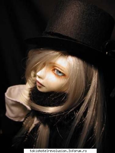 dollfies - Sendy Claus Takes Drugs - Arhiva Generala /General Archive