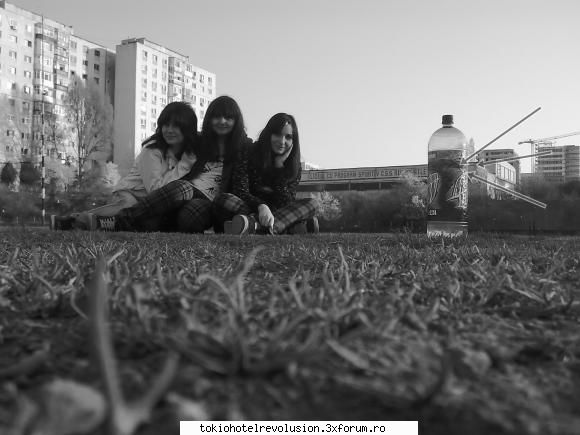 elisukayu - si va mai pun una e cu mn cu leez si cu o fata - Fotografii cu utilizatorii