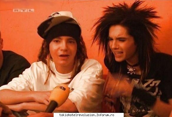 fun with bill and tom! - T: shi kum va spuneam.. B: ha..ha..ha.. T: bill - Gemenii Kaulitz