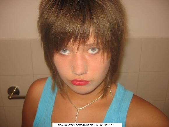 hehe - mult make-up...sunt tare ciudata in poza:)) - Fotografii cu utilizatorii