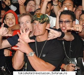john cena (wrestler,cantaret shi actor) - ooo....il ador....e dragutz..canta bn si app uit - Muzică