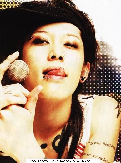 miyavi - scuze ka fac atatea posturi da... nuj km altfel s - Muzică